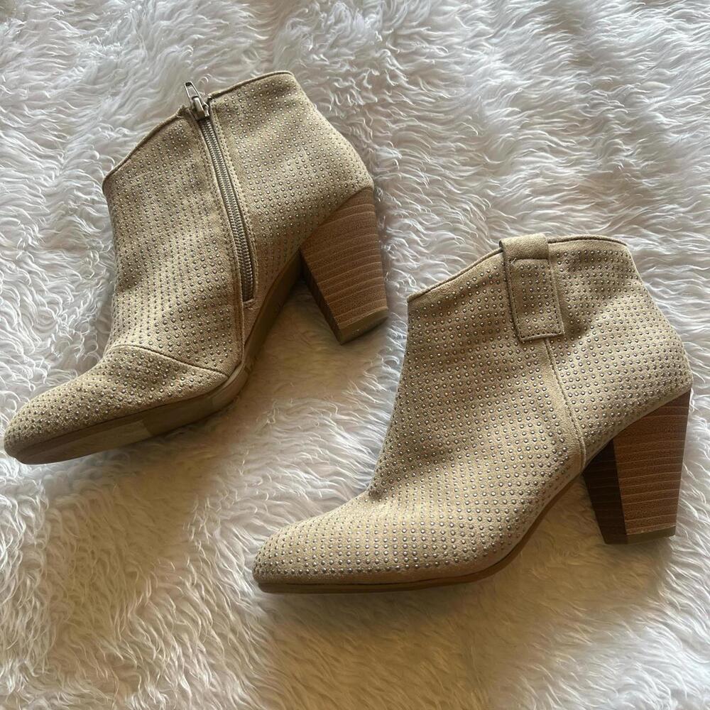 Report Tan suede rhinestone ankle boots with zipper detail
